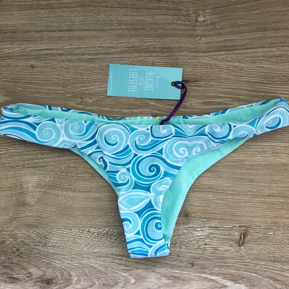 NWT Moana Bikini Bottoms with bag